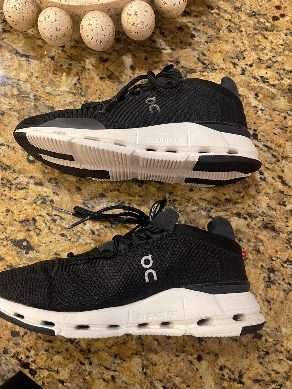 Women’s On Cloud Athletic Sneakers in Black - Picture 3 of 8